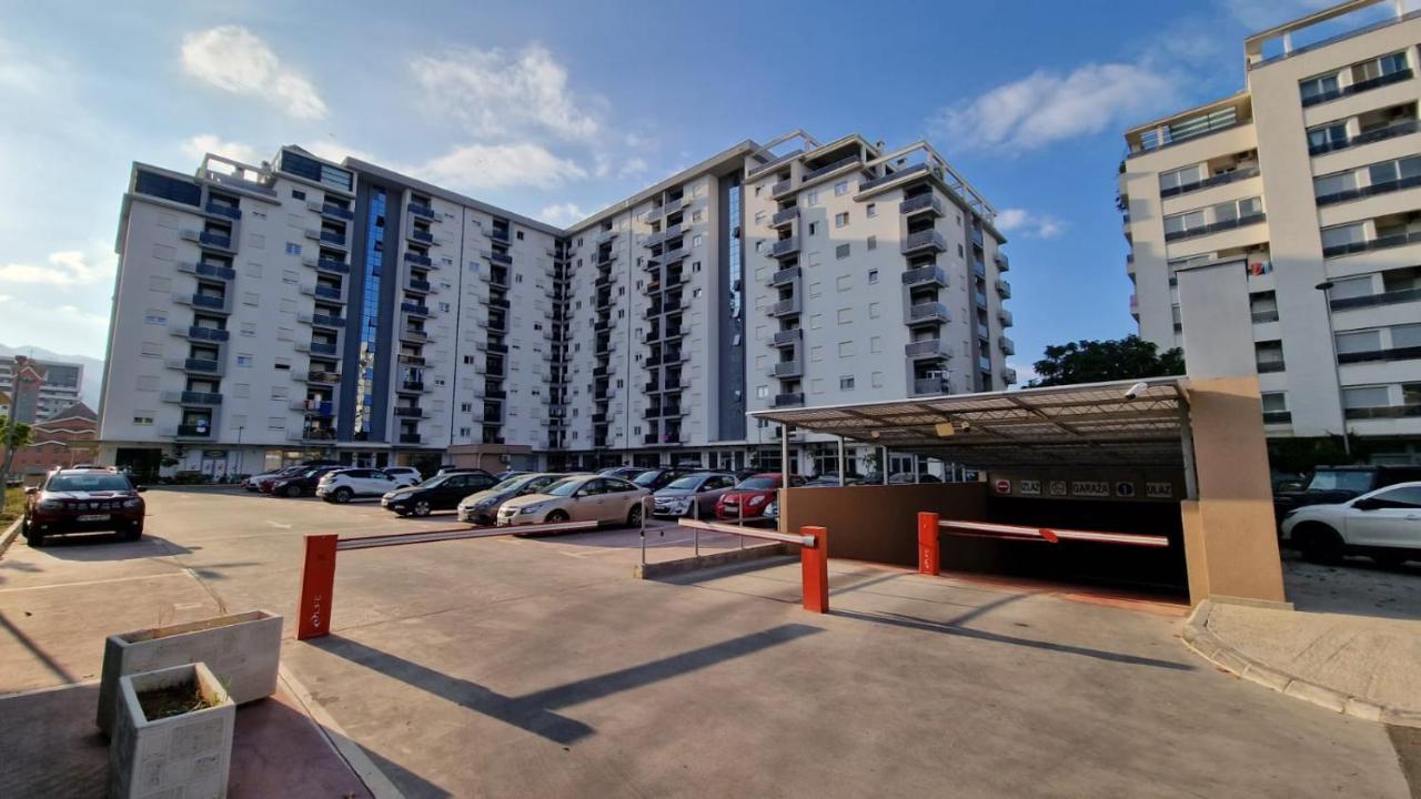 Eastside Apartment Bar Exterior photo